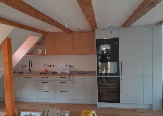 Kuchyně+části interiéru